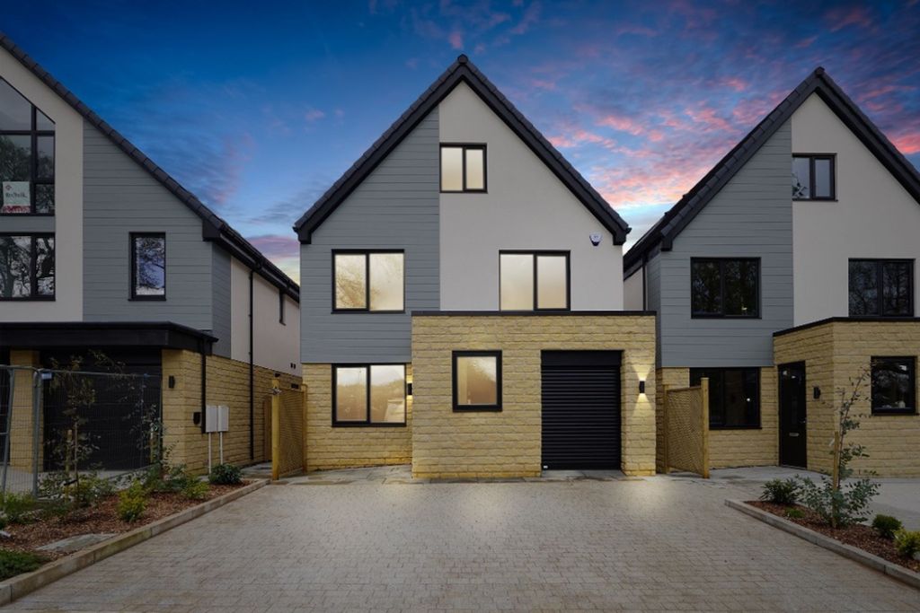 Property photo 1 of 25 Front External