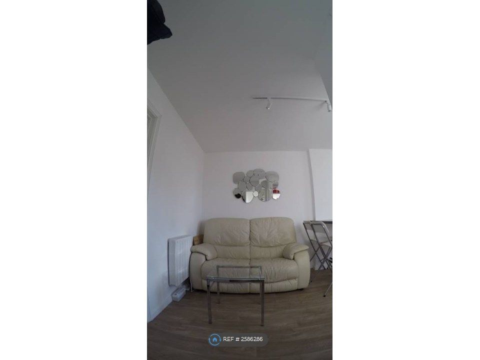 Property photo 3 of 13 Living Space