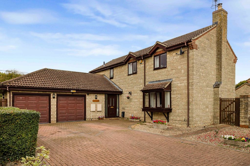 Property photo 1 of 25 Picture No. 09