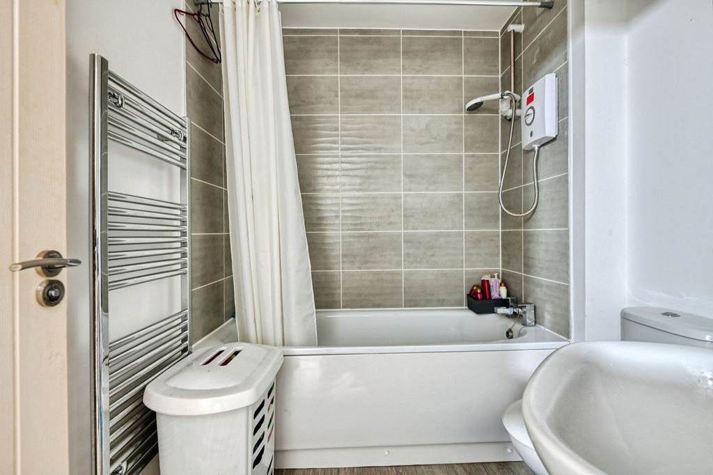 Property photo 3 of 12 Photo