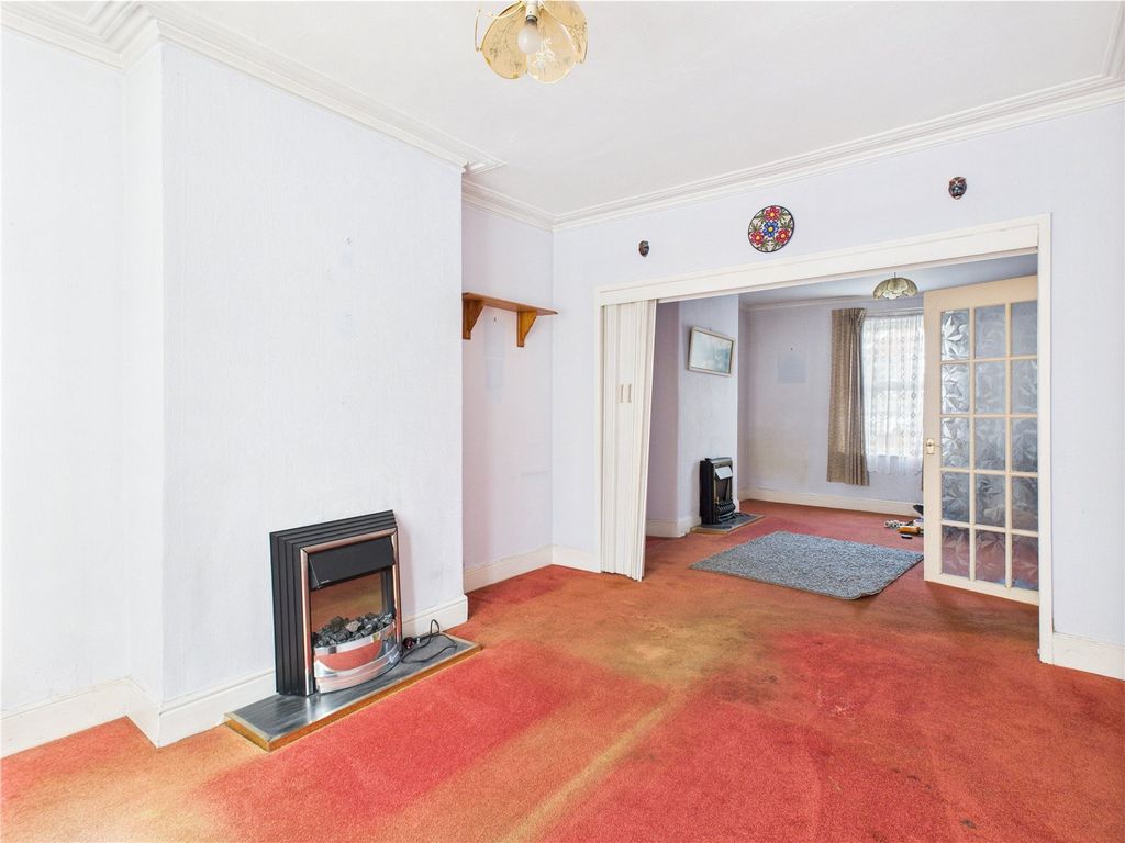 Property photo 2 of 25 Picture No. 14