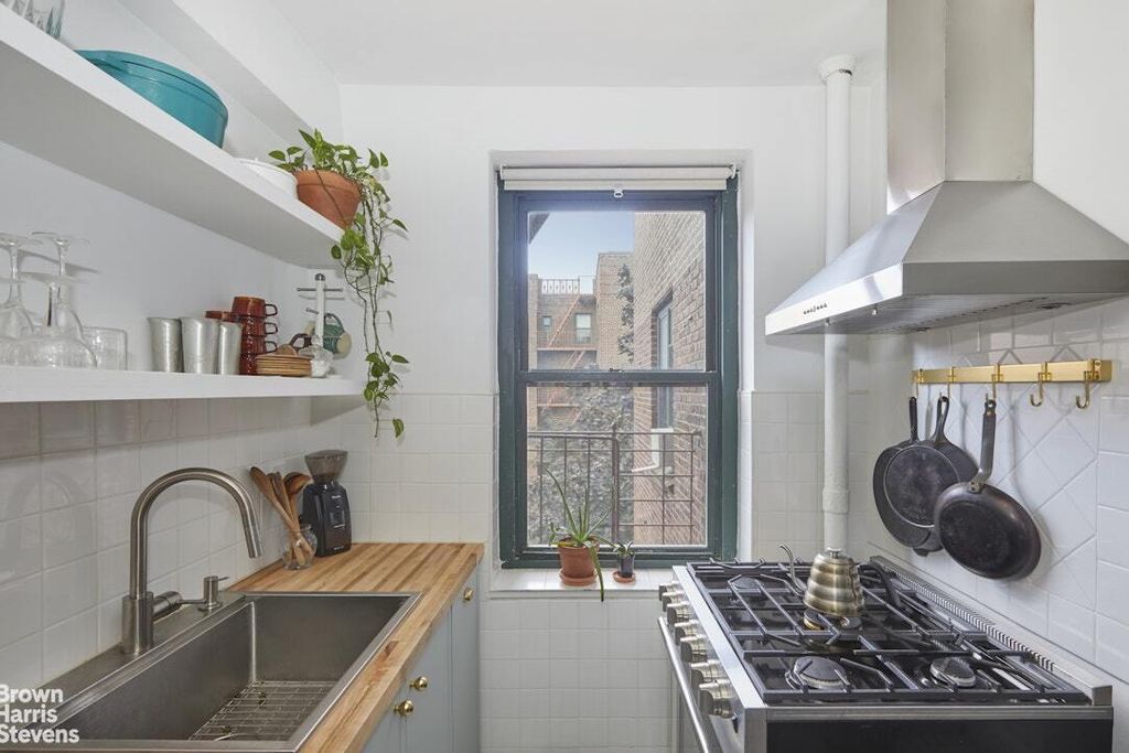 Property photo 3 of 10 <Alttext/>