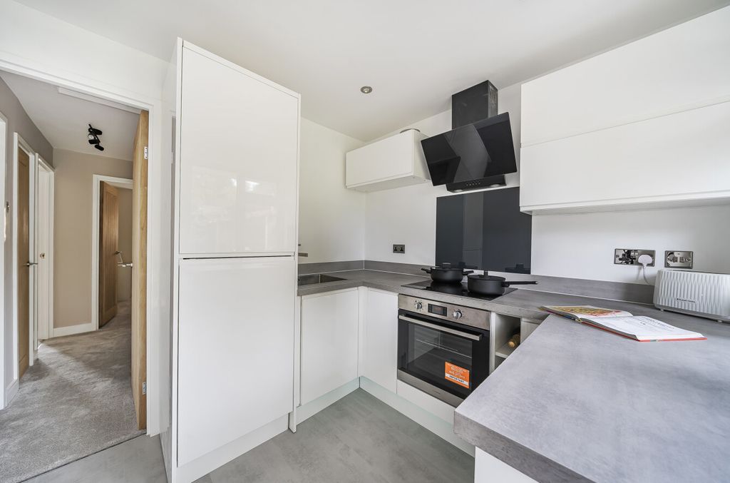 Property photo 2 of 18 1333511-17-688B71...