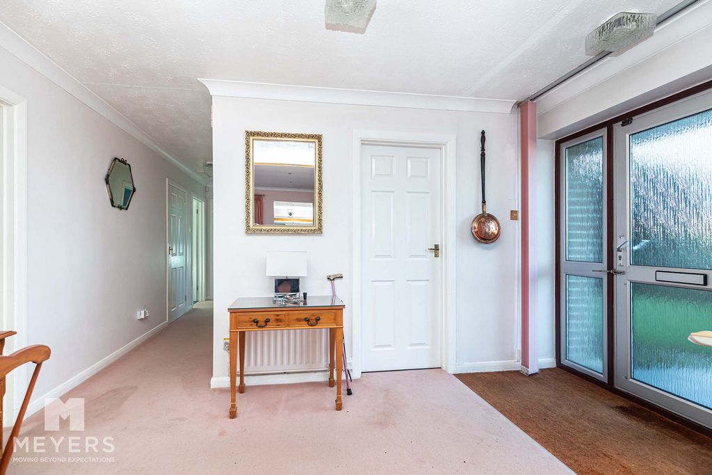 Property photo 3 of 32