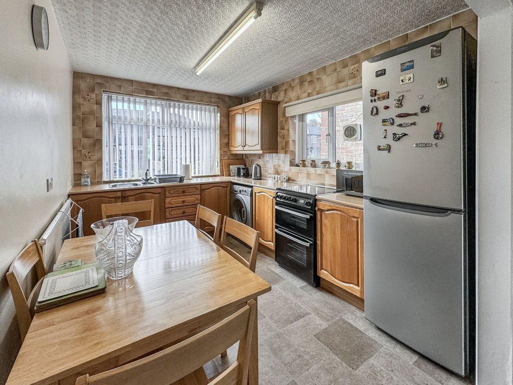 Property photo 2 of 21