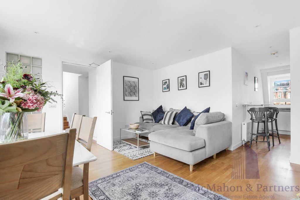 Property photo 1 of 21