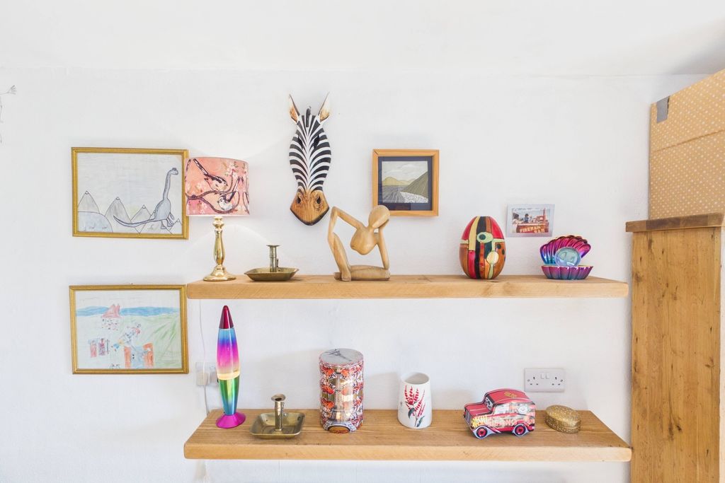 Property photo 2 of 30 Sitting Room