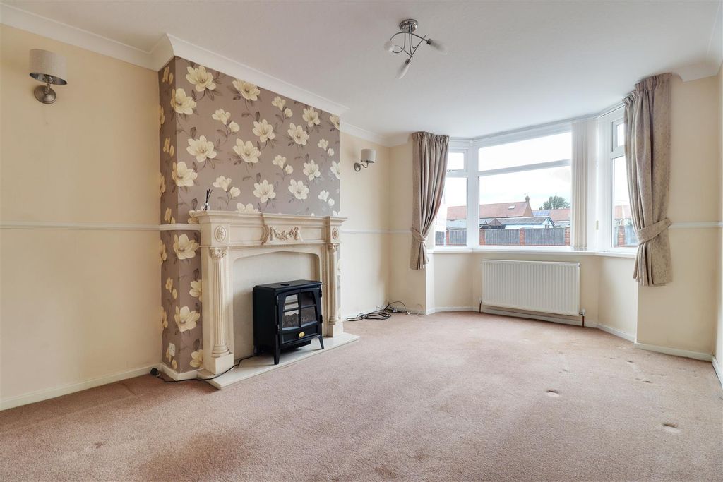 Property photo 3 of 11 Img_1939-Img_1941.Jpg
