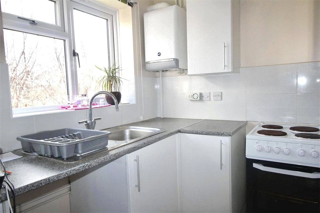 Property photo 3 of 5 Kitchen