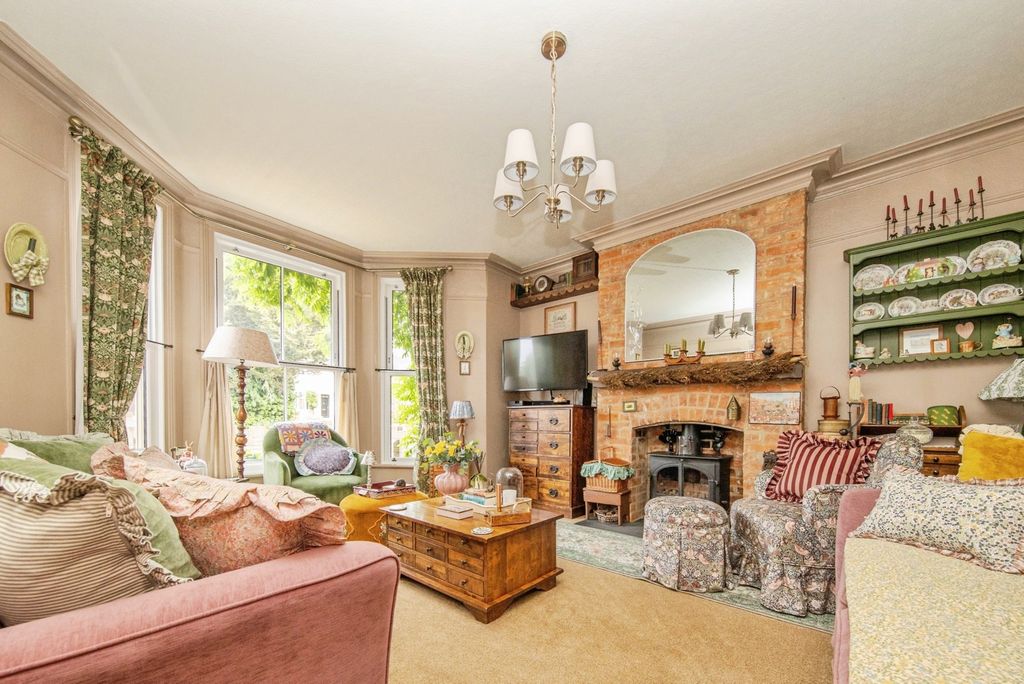Property photo 2 of 33 Pbox-Img.Jpg