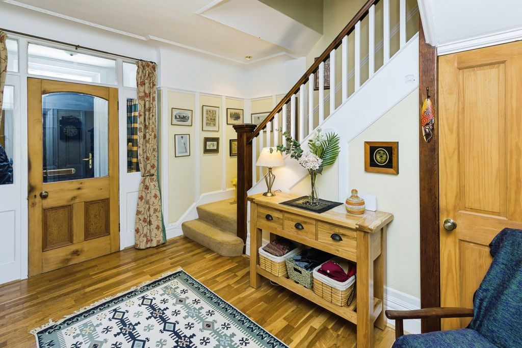 Property photo 2 of 19 Pbox-Img.Jpg