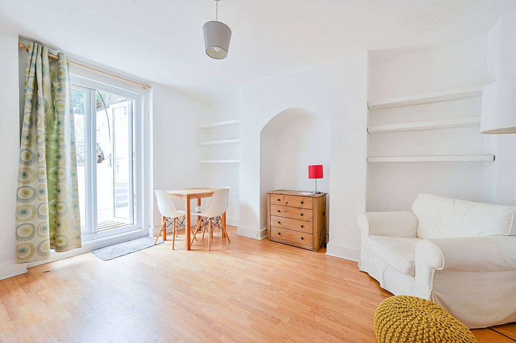Property photo 1 of 8