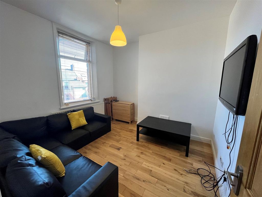 Property photo 3 of 11 4.Jpg