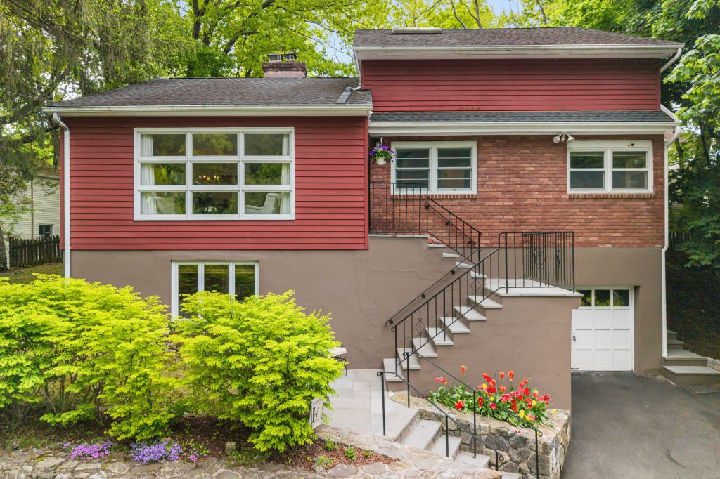Property photo 1 of 29