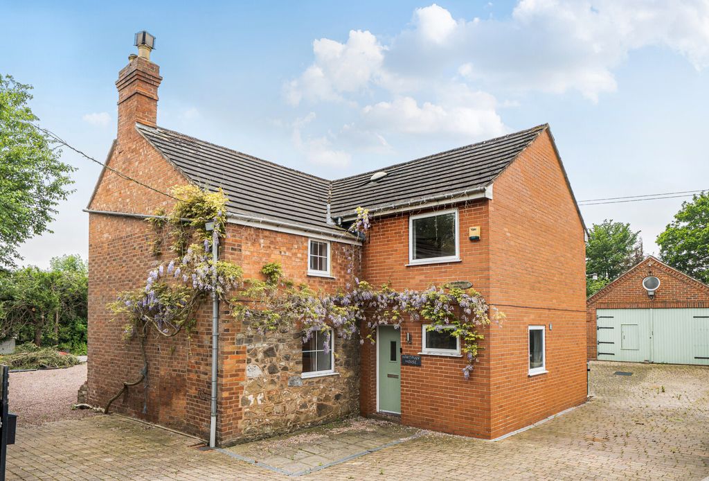 Property photo 1 of 18 1465140-14-6A0ee6...