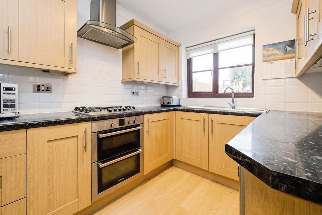 Property photo 2 of 27 Pbox-Img.Jpg