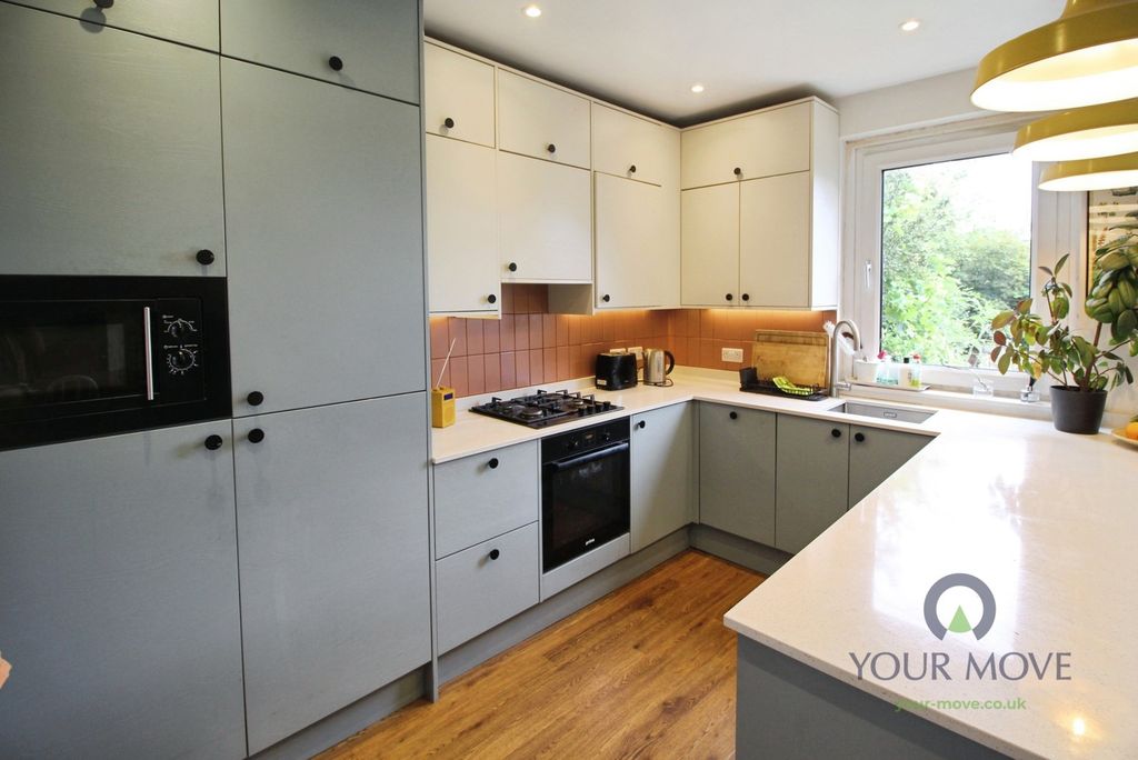 Property photo 3 of 16 Kitchen/Diner