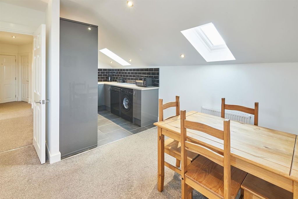 Property photo 3 of 10 Dining Room.Jpg