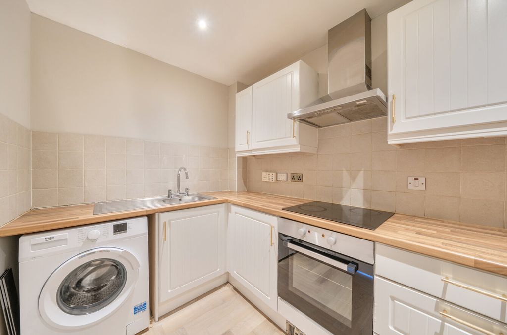 Property photo 3 of 11 1401376-8-69Aa9d9...