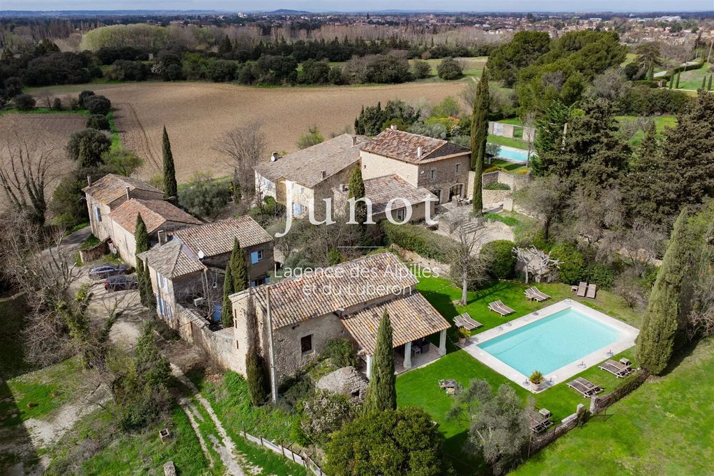 Property photo 1 of 22 Authentic 19th-Century Hamlet With Two Swimming Pools, Close To L'isle-Sur-La-Sorgue.