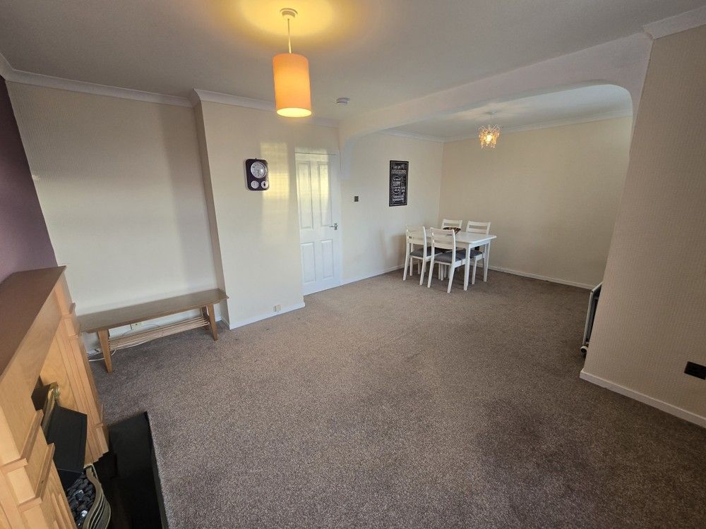 Property photo 1 of 10 Lounge 2