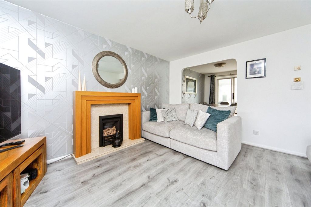 Property photo 2 of 20 Picture No. 30