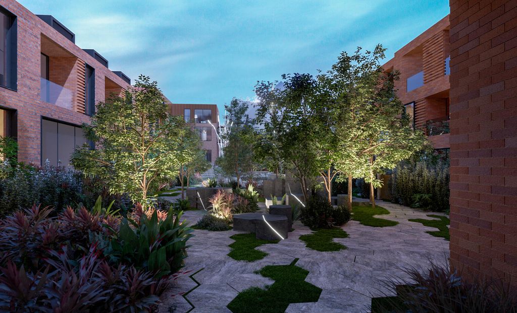 Property photo 3 of 14 Courtyard