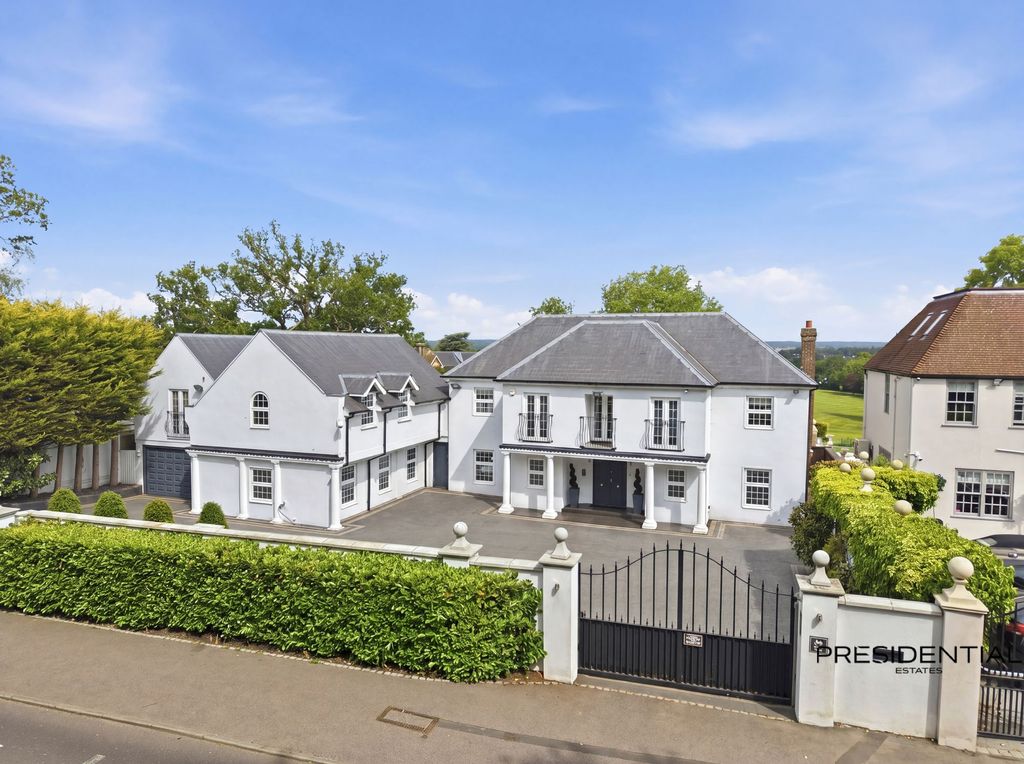 Property photo 1 of 32