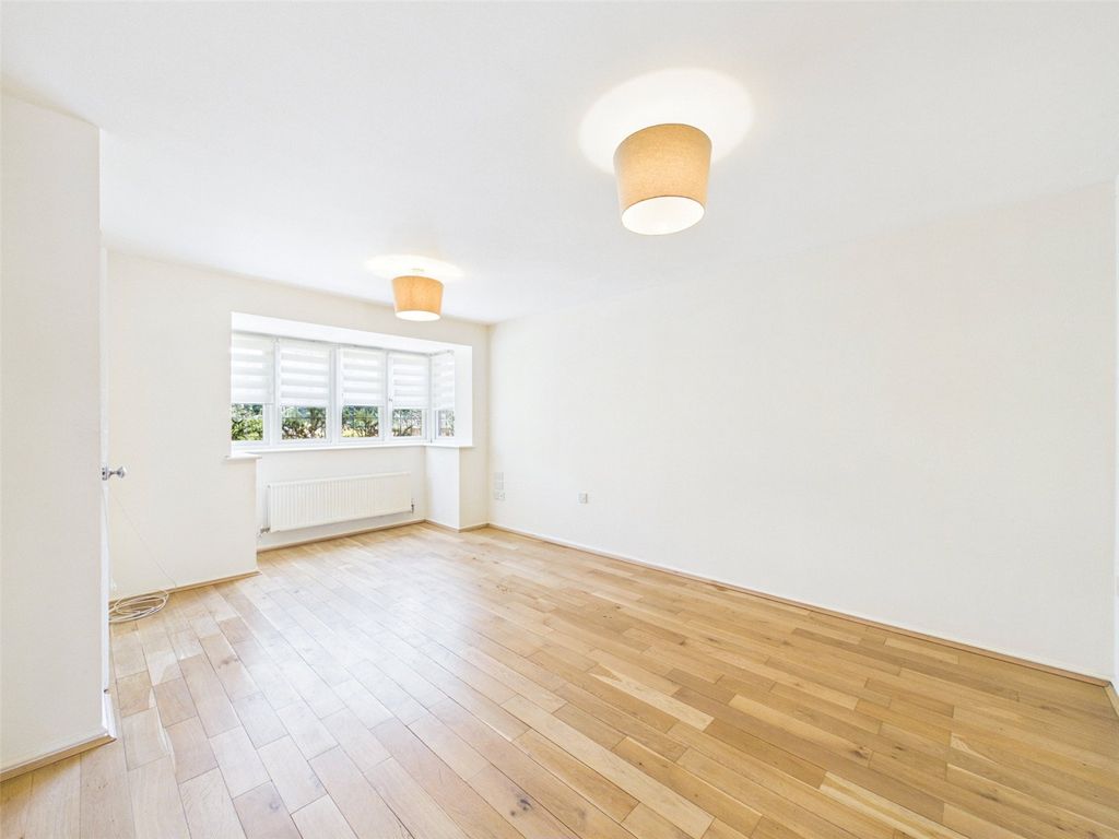 Property photo 2 of 18 Picture No. 52