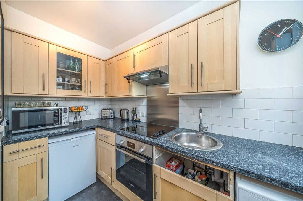 Property photo 3 of 6