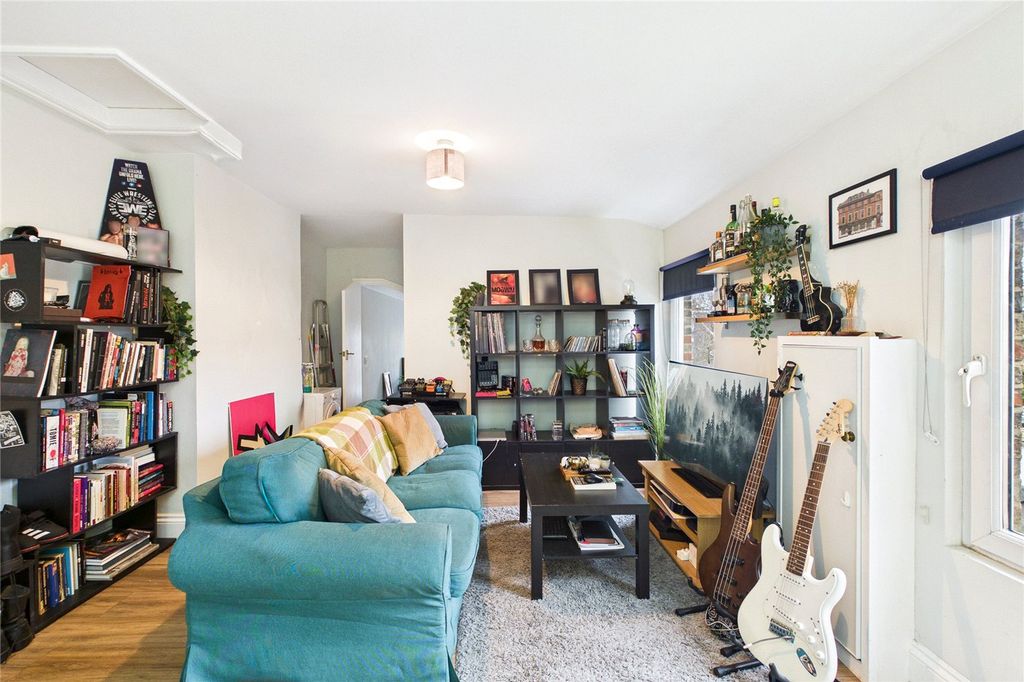 Property photo 2 of 8 Picture No. 06