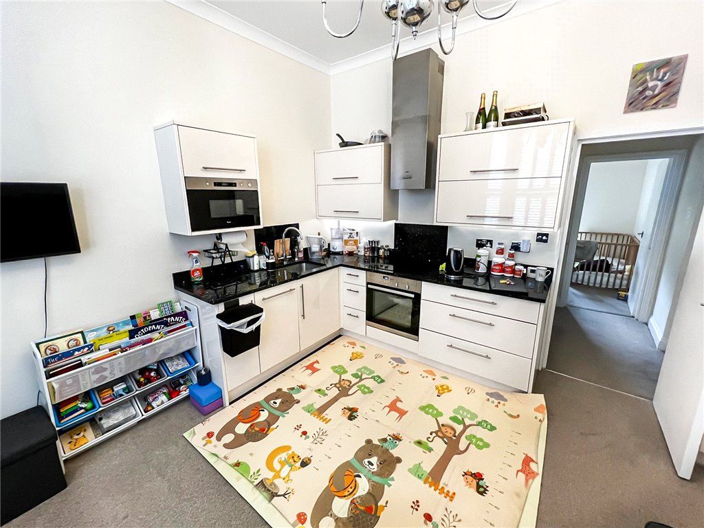 Property photo 2 of 6 Kitchen
