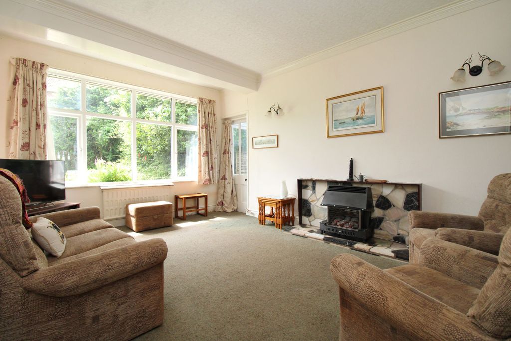 Property photo 3 of 36