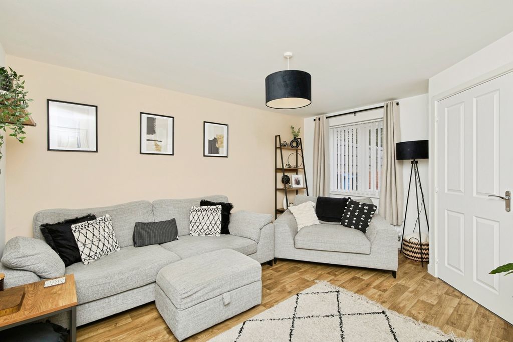 Property photo 2 of 19 Pbox-Img.Jpg