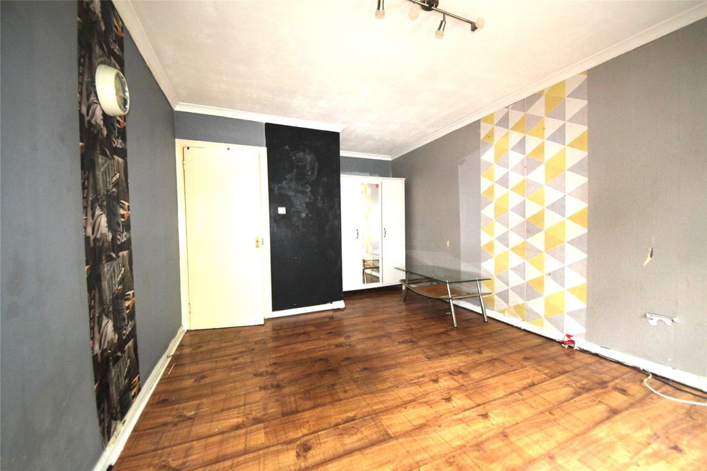Property photo 2 of 8 Picture No. 07