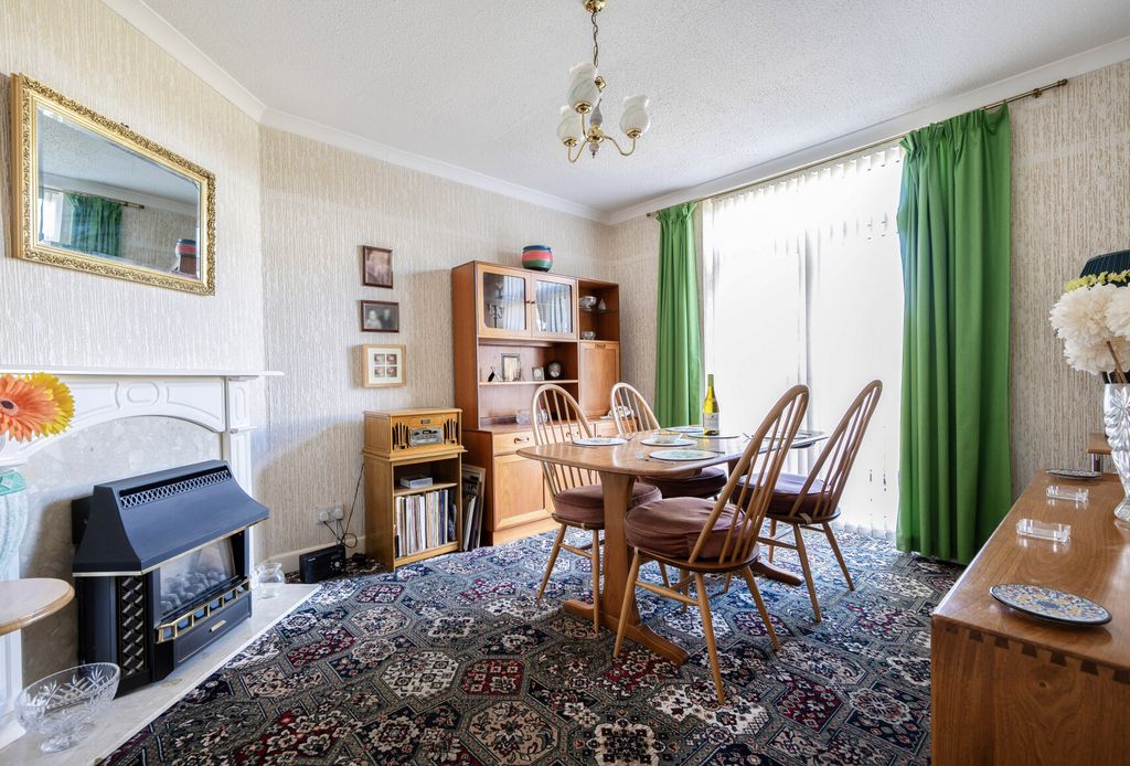 Property photo 2 of 23 1345743-8-68B84Ef...