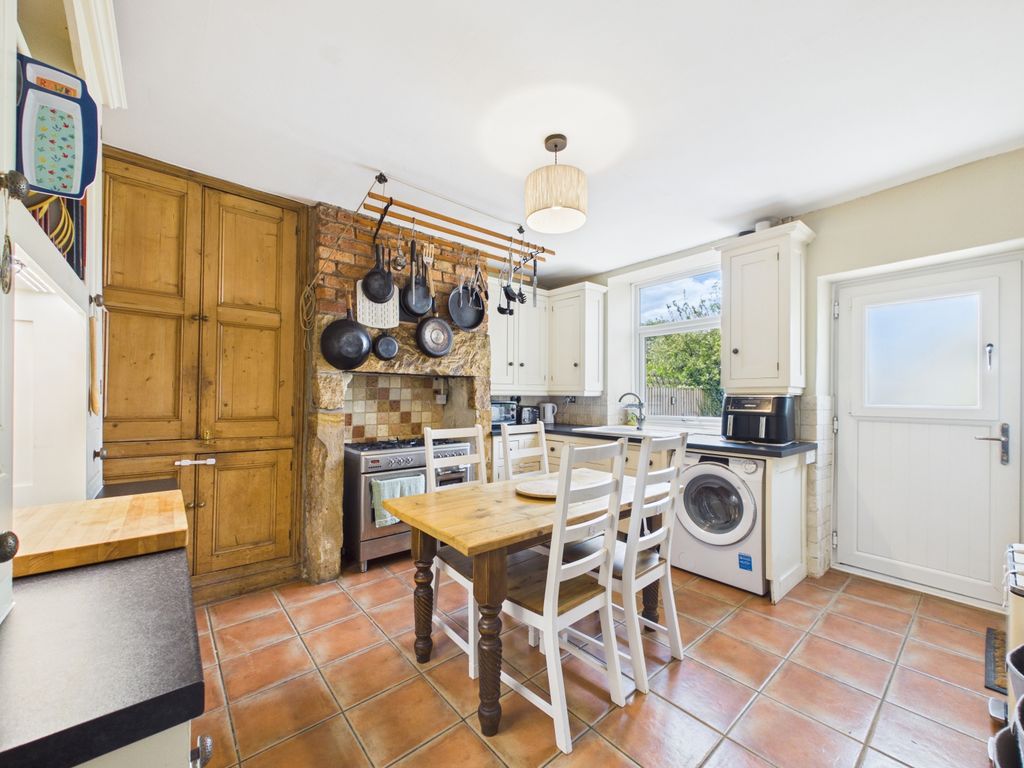 Property photo 3 of 19 Cam04789G0-Pr0058-Still001