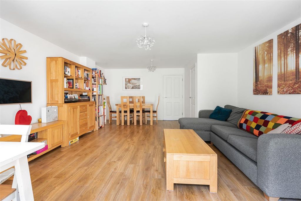 Property photo 3 of 18 3_81409.Jpg