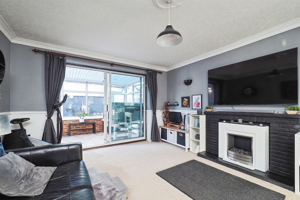 Property photo 2 of 13