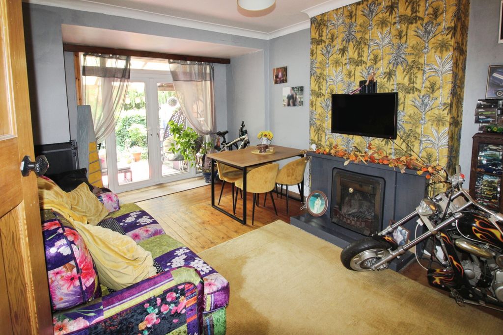 Property photo 3 of 21 Dining Room ..Jpg