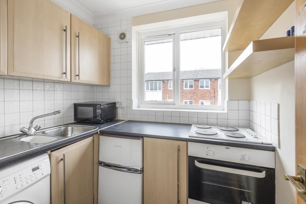 Property photo 2 of 10 Kitchen