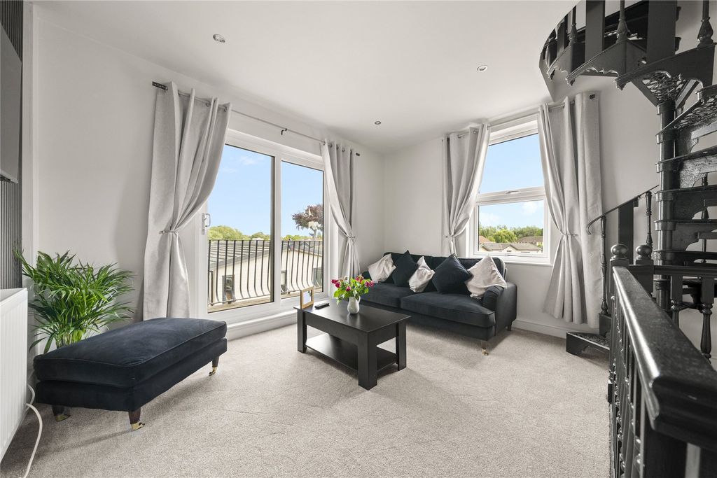 Property photo 3 of 12 Picture No. 06