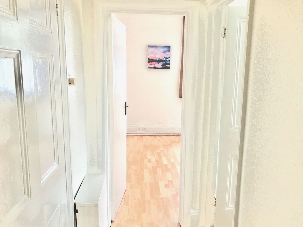 Property photo 2 of 7 Gallery