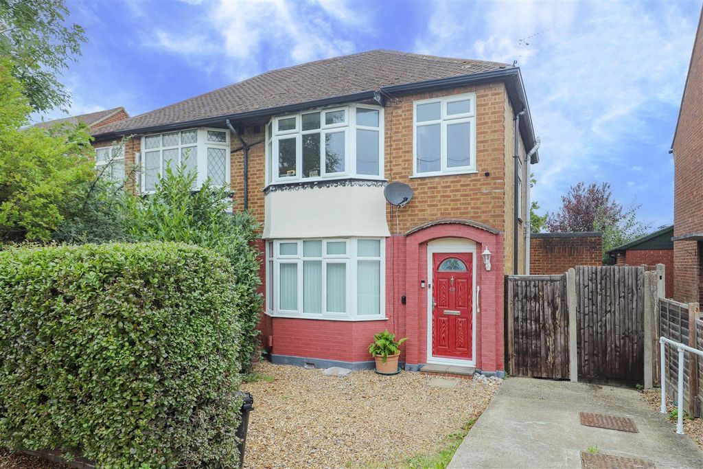 Property photo 1 of 11 Front