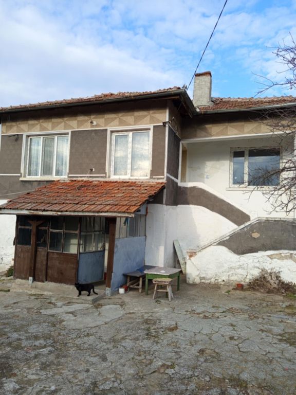 Property photo 1 of 5