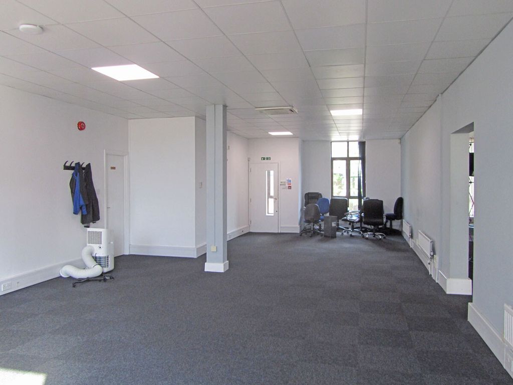 Property photo 3 of 4 1st Floor 8-11 Magellan Terrace, Crawley