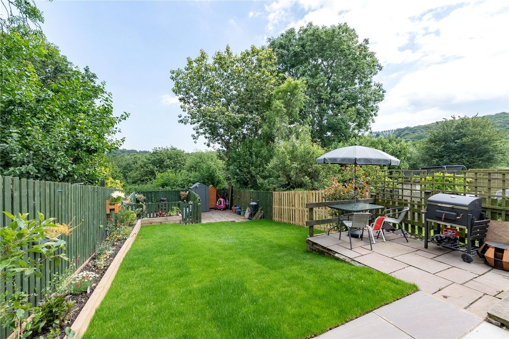 Property photo 2 of 15 Garden