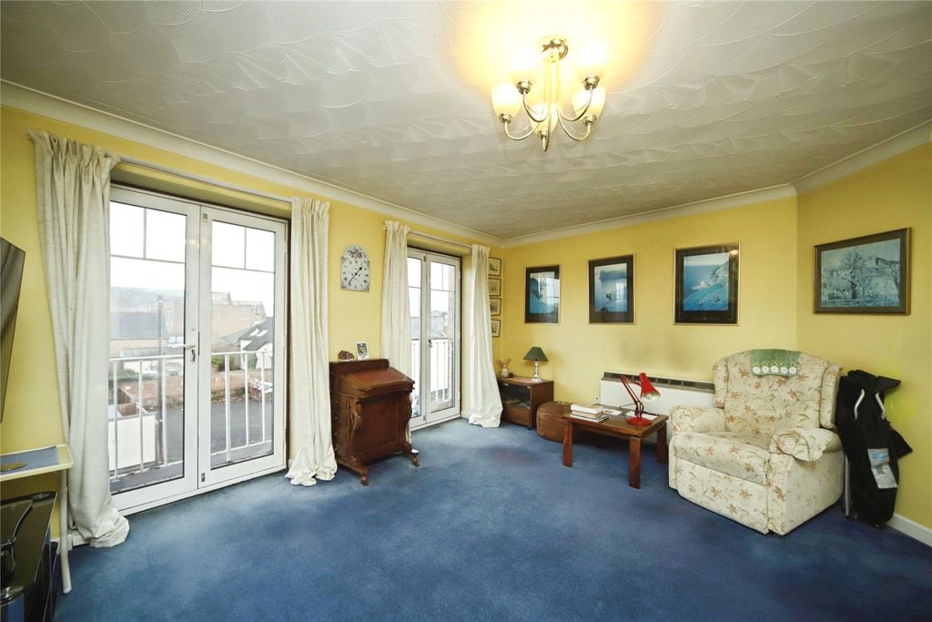 Property photo 3 of 10 Picture No. 12