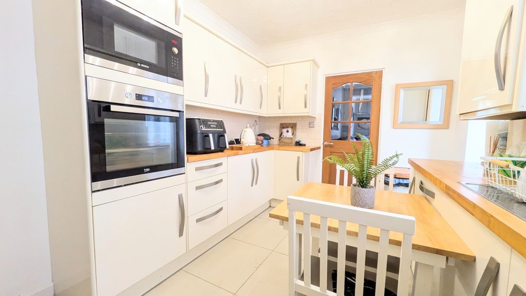 Property photo 2 of 15 Pxl_20251107_125303602~2