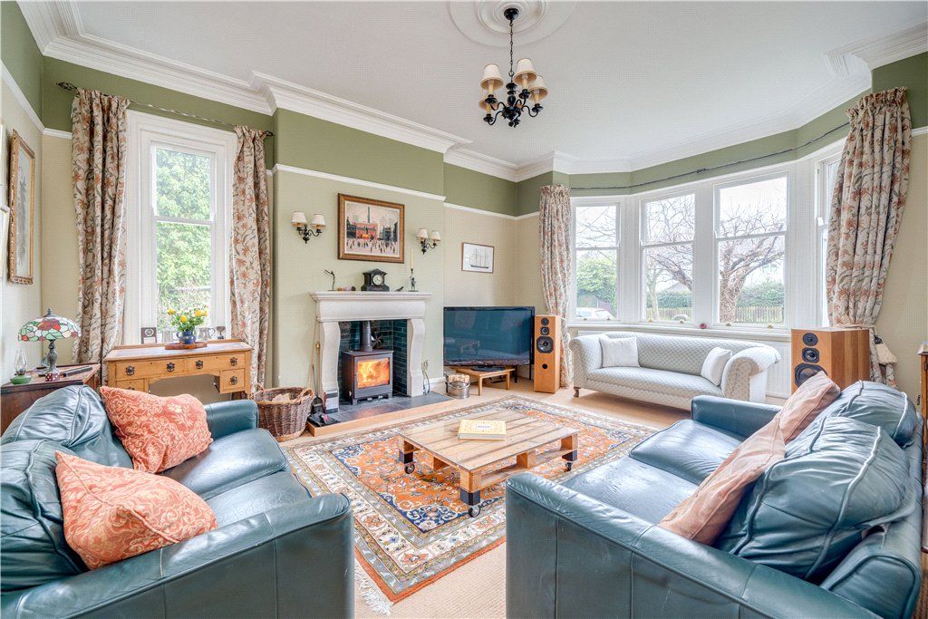 Property photo 2 of 19 Sitting Room